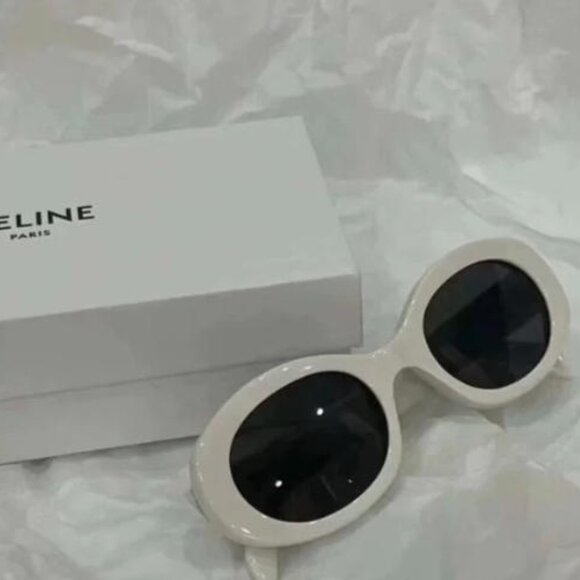 Celine Triomphe CL40194U Sunglasses - Like New with Original Box & Dust Bag - Picture 9 of 9